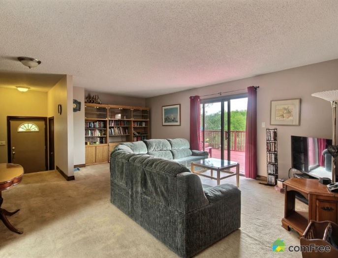 Family room at 42815 Beck Line, St Thomas Family room at 42815 Beck Line, St Thomas