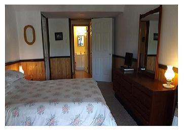 Sunnybrook Farm - Master bedroom
